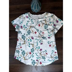 NWT Van Heusen White Floral Cap Sleeve Mixed Media Blouse. Size M.
